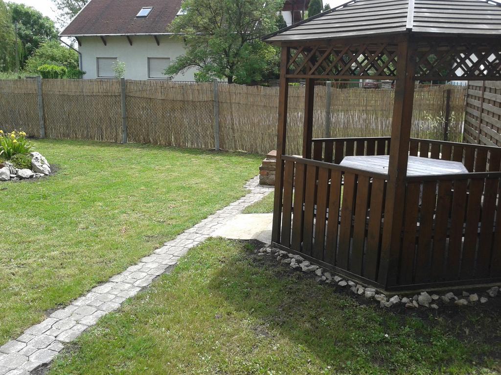 Apartmanhaz Balatonfenyves Apartment Bagian luar foto